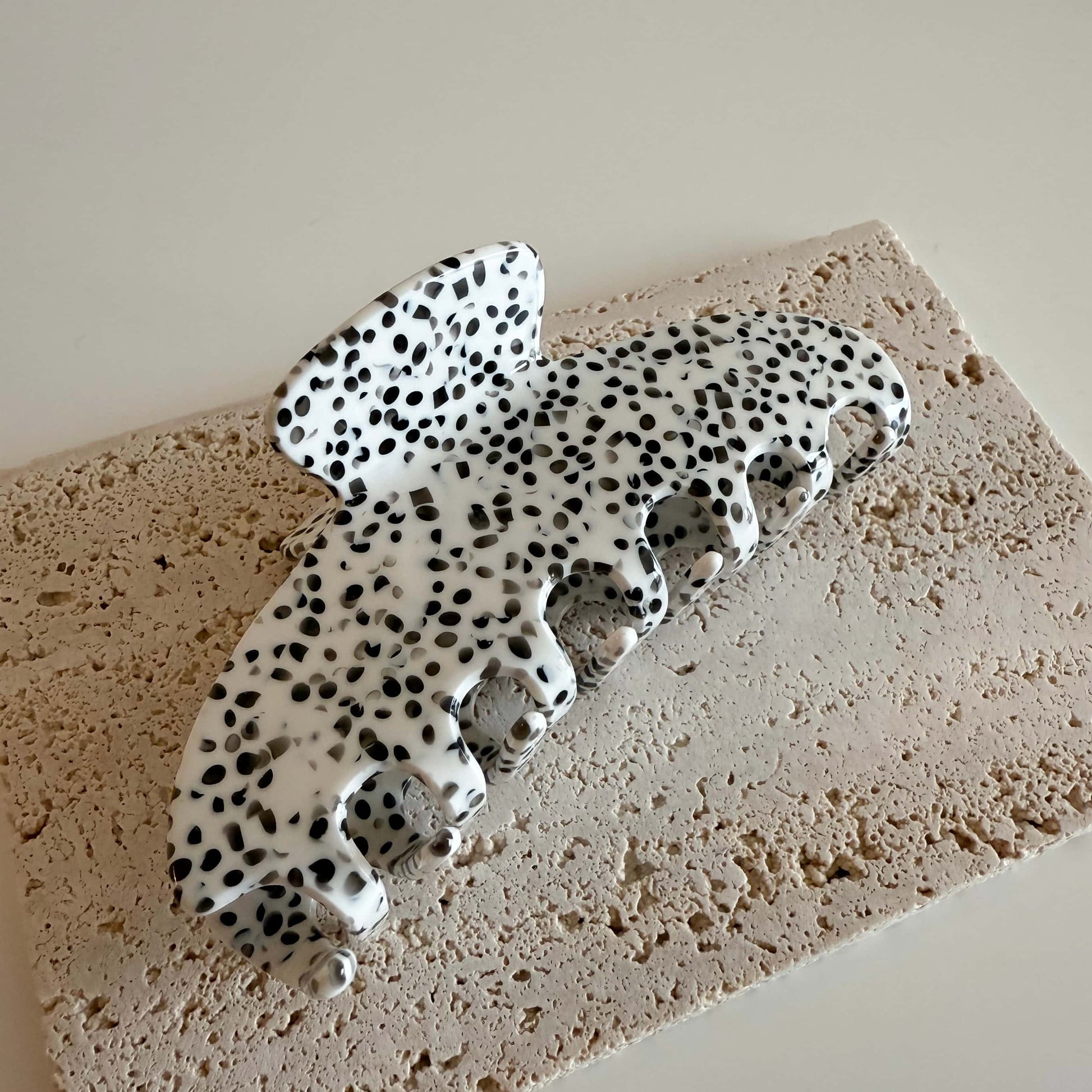 Grosse längliche Haarklammer grau-gepunktet