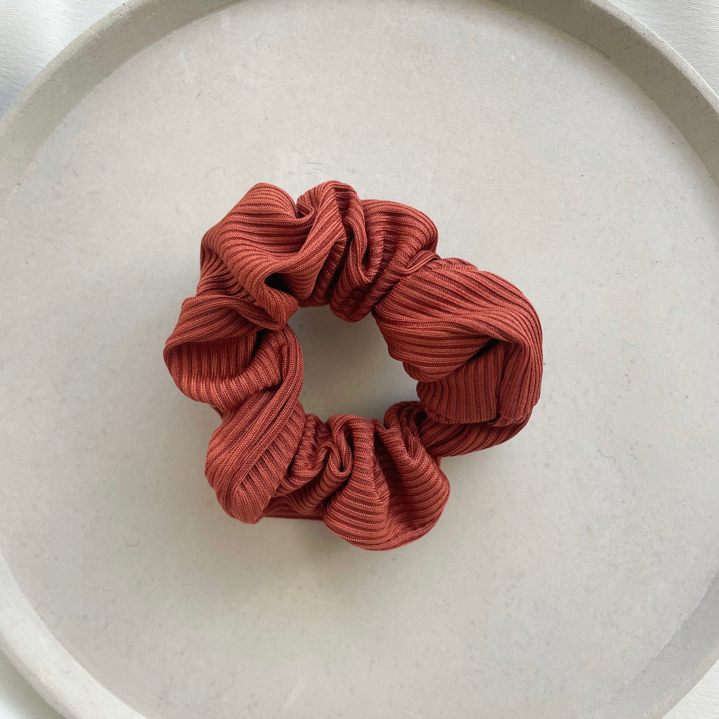 Scrunchie in rostrot.
